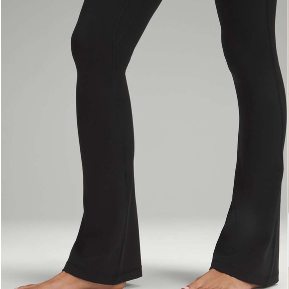 BNWT lululemon Align V-Waist Mini-Flare Pant - Size 2 - Black - Picture 4 of 9